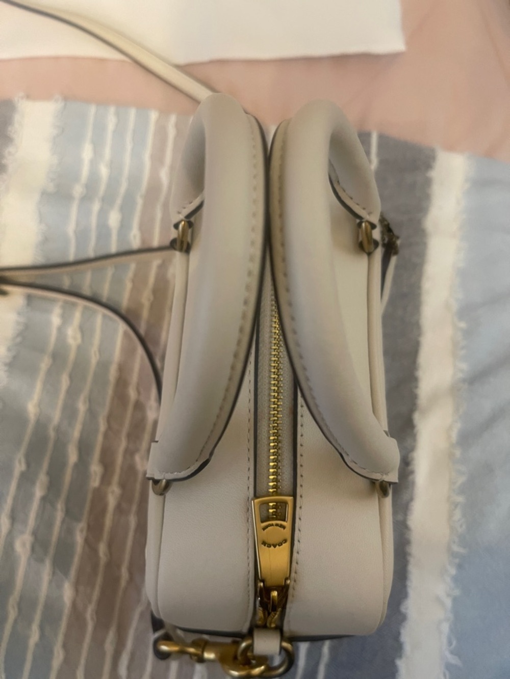 Coach Cream Leather Satchel mini  with Gold Grommets - Picture 4 of 16